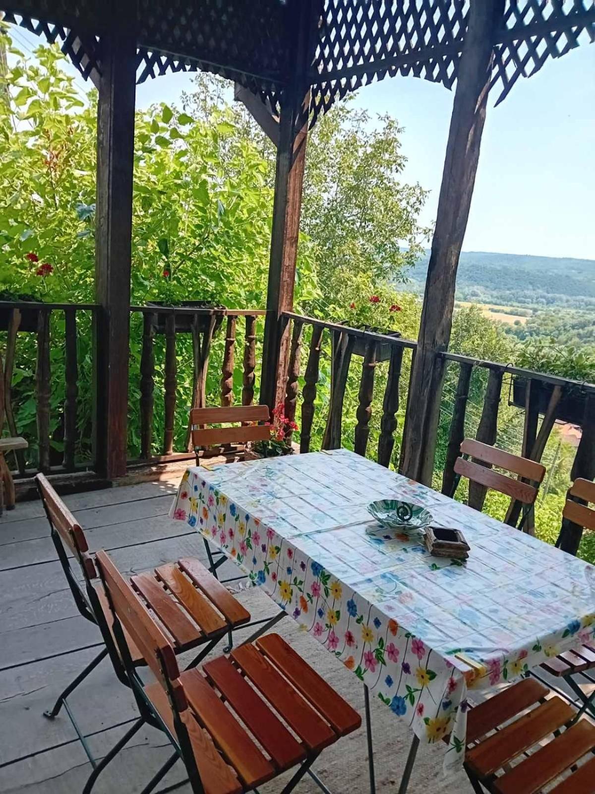 Country House Pivnica Milic Rogljevo Lägenhet Exteriör bild