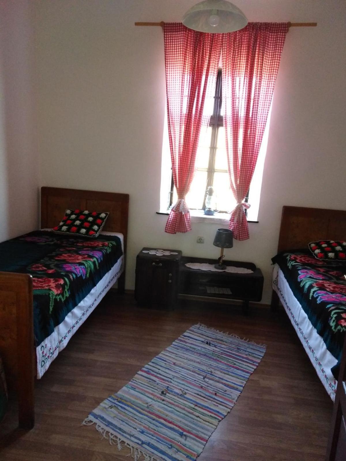 Country House Pivnica Milic Rogljevo Lägenhet Exteriör bild